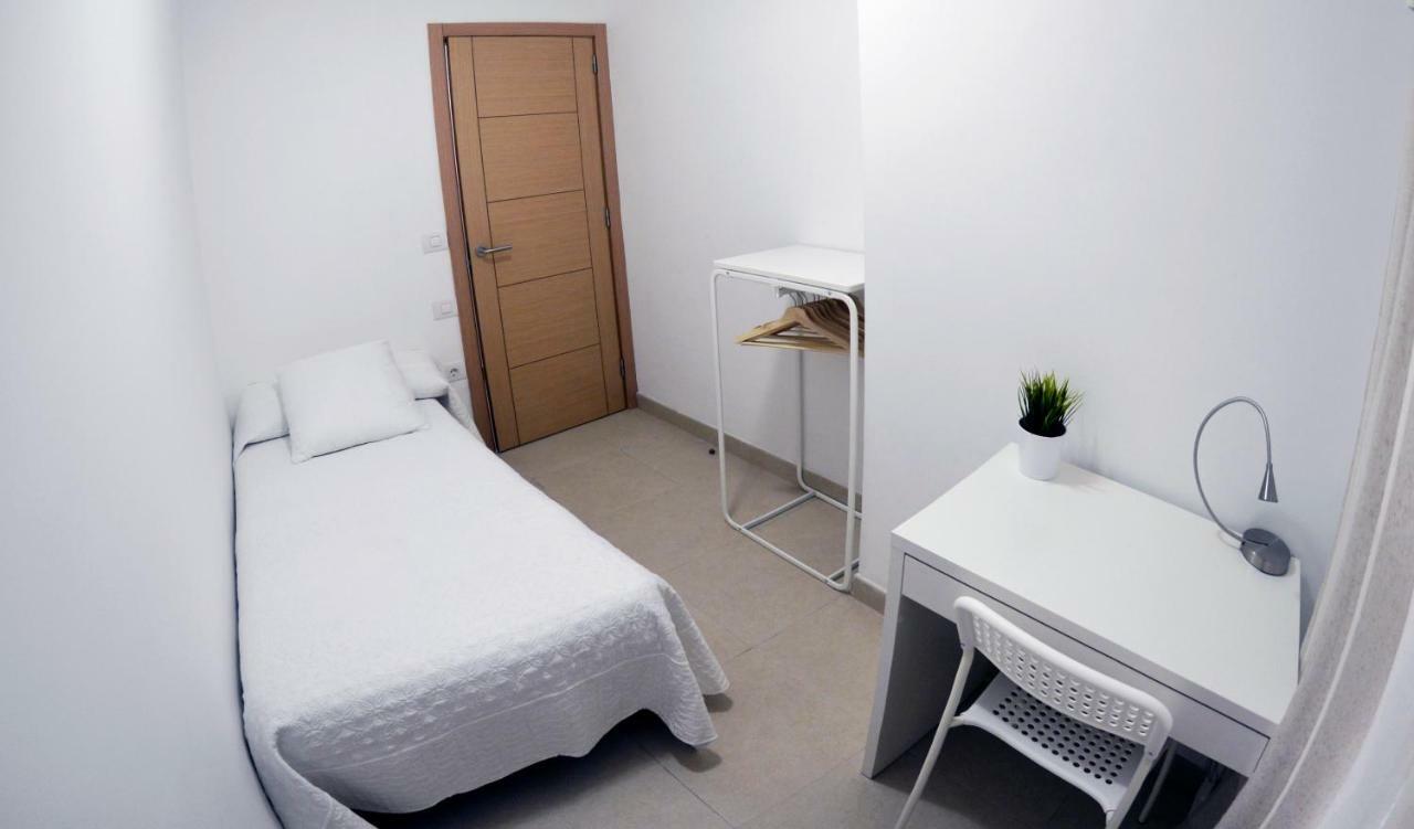 Iriarte Serenity With Free Parking ปูแอร์โตเดลาครูซ ภายนอก รูปภาพ